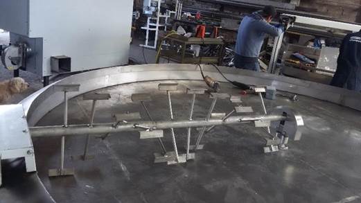 Imagen que contiene interior, edificio, cocina, tabla

Descripción generada automáticamente