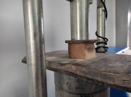 Imagen que contiene interior, metal, pequeño, tabla

Descripción generada automáticamente