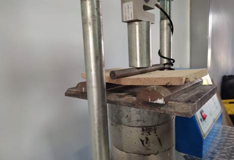 Imagen que contiene interior, pequeño, refrigerador, tabla

Descripción generada automáticamente