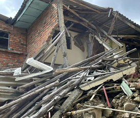 Imagen que contiene edificio, exterior, pila, casa

Descripción generada automáticamente