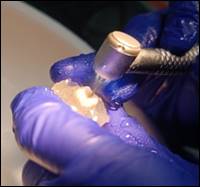 Descripción: Imagen que contiene plato, alimentos, azul, comida

Descripción generada automáticamente